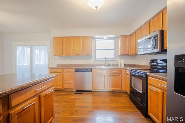 916 Carla Drive, Troy, IL 62294