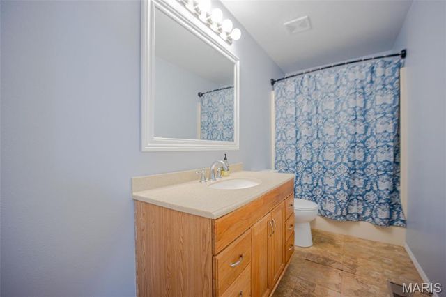 916 Carla Drive, Troy, IL 62294