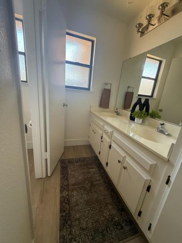 6851 Albury St, Citrus Heights, CA 95621