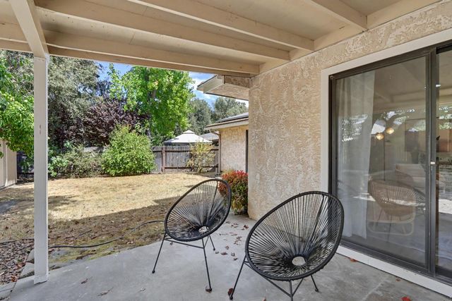 6851 Albury St, Citrus Heights, CA 95621