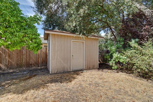 6851 Albury St, Citrus Heights, CA 95621