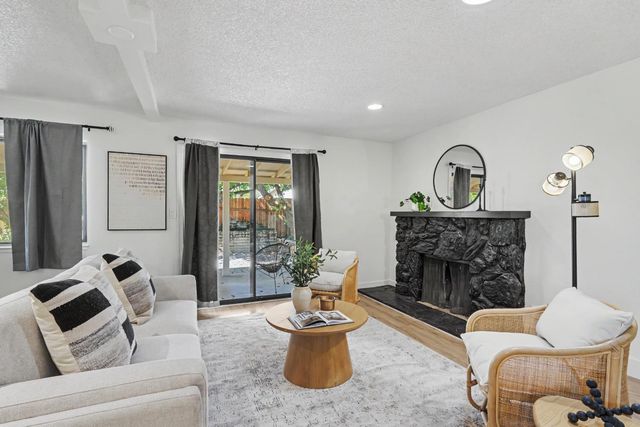 6851 Albury St, Citrus Heights, CA 95621