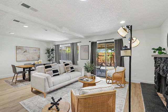 6851 Albury St, Citrus Heights, CA 95621