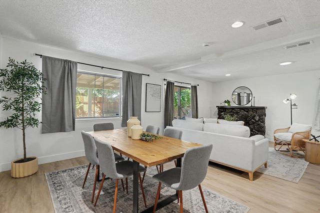 6851 Albury St, Citrus Heights, CA 95621
