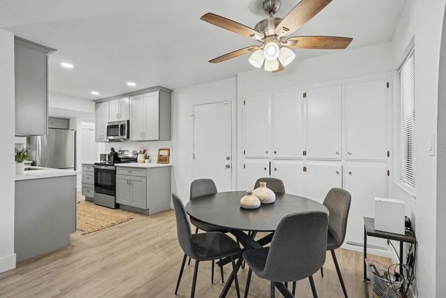 6851 Albury St, Citrus Heights, CA 95621