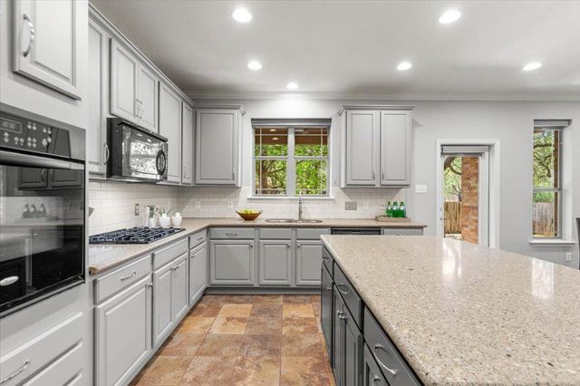 11208 Bastogne LOOP, Austin, TX 78739