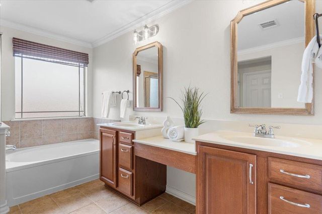 11208 Bastogne LOOP, Austin, TX 78739