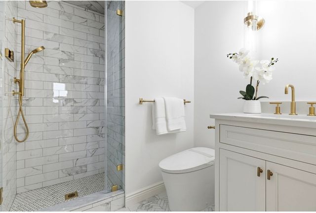 220 Boylston 1004, Boston, MA 02116