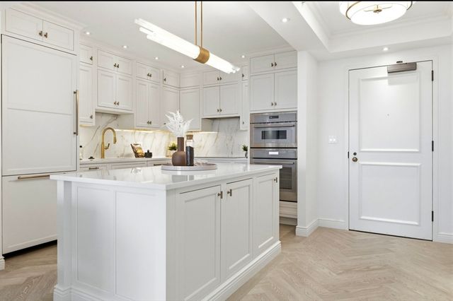 220 Boylston 1004, Boston, MA 02116