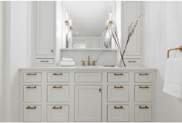 220 Boylston 1004, Boston, MA 02116