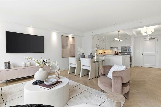 220 Boylston 1004, Boston, MA 02116