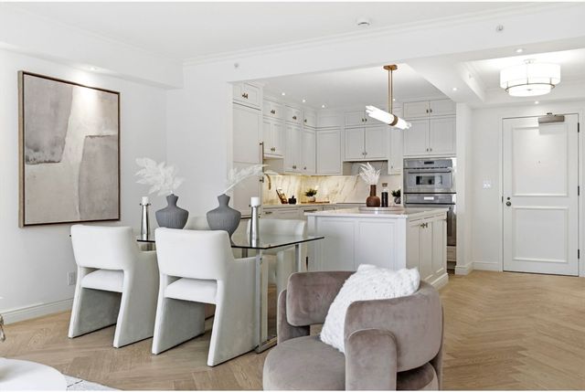 220 Boylston 1004, Boston, MA 02116