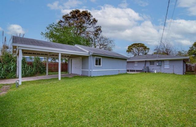 2821 1st Avenue N, Texas City, TX 77590