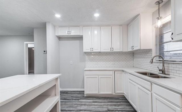 2821 1st Avenue N, Texas City, TX 77590