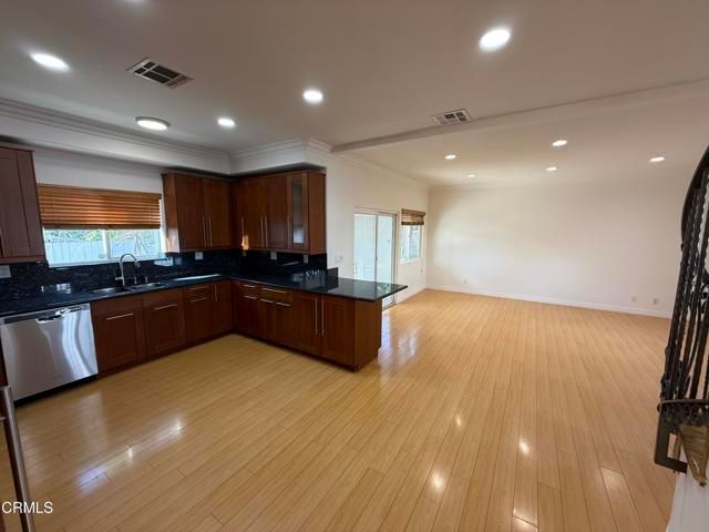 7011 N Liberty Drive, Los Angeles, CA 91405