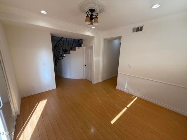 7011 N Liberty Drive, Los Angeles, CA 91405