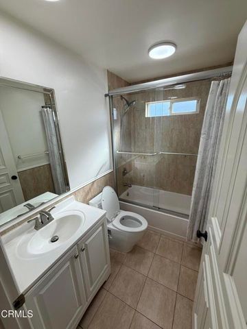 7011 N Liberty Drive, Los Angeles, CA 91405