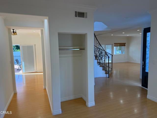 7011 N Liberty Drive, Los Angeles, CA 91405