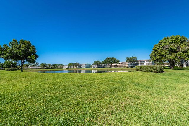 301 Preston H 301, Boca Raton, FL 33434