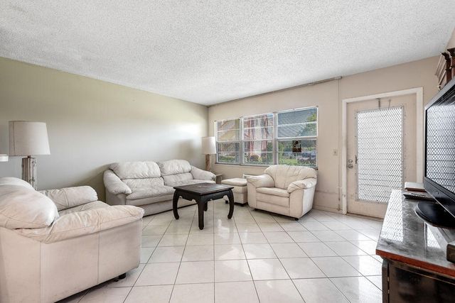 301 Preston H 301, Boca Raton, FL 33434