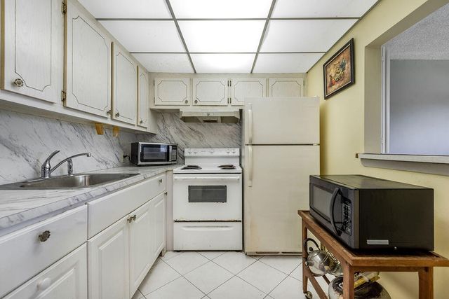 301 Preston H 301, Boca Raton, FL 33434