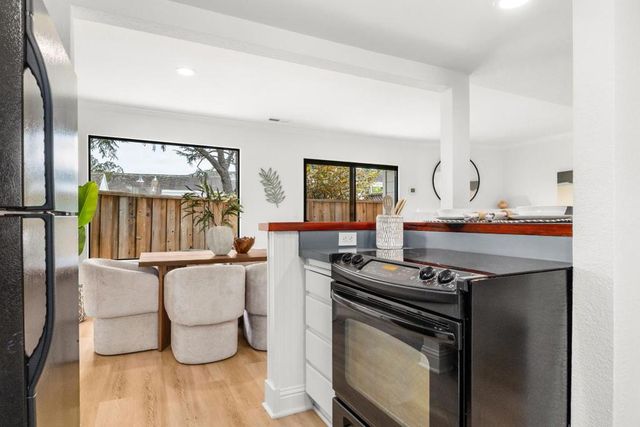 2743 Hampton Lane, Santa Cruz, CA 95065