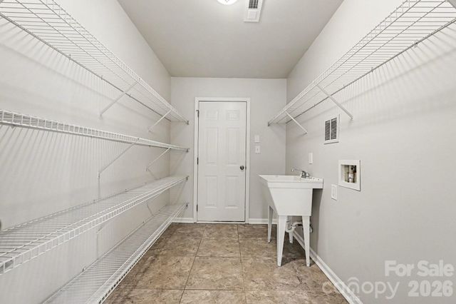 4031 Cameron Creek Drive, Matthews, NC 28105