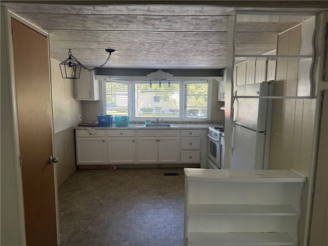 53 Park Lane, Coventry, RI 02816