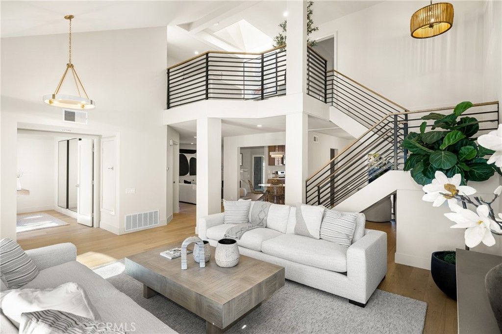 Image 13 of property listing at 11 Thunder Trail 6, Irvine, CA 92614