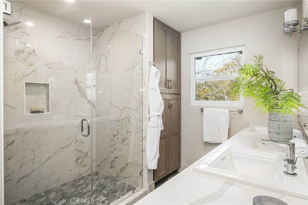 Image 53 of property listing at 11 Thunder Trail 6, Irvine, CA 92614