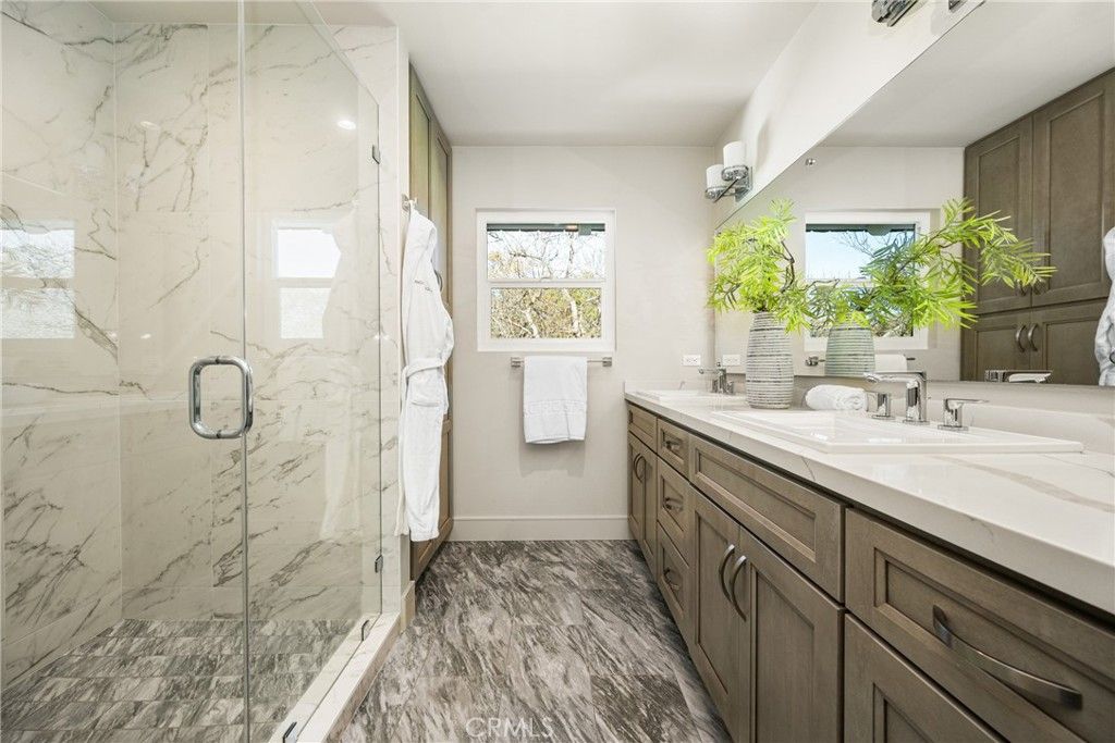 Image 54 of property listing at 11 Thunder Trail 6, Irvine, CA 92614