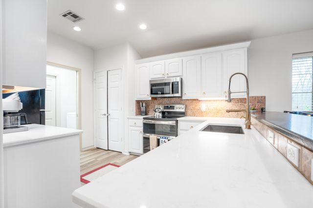 12213 Rolling Oaks Drive, Whitney, TX 76692