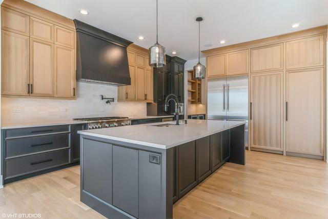 769 S Prospect Avenue, Elmhurst, IL 60126