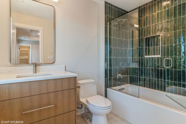 769 S Prospect Avenue, Elmhurst, IL 60126