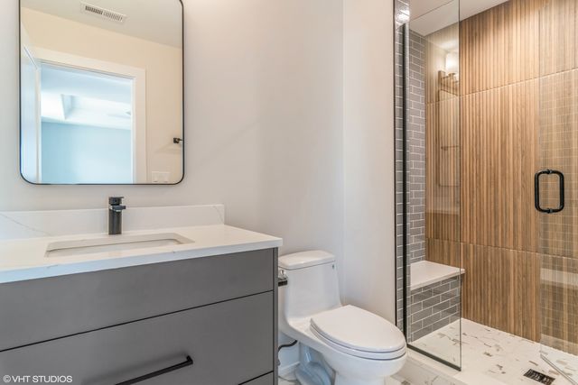 769 S Prospect Avenue, Elmhurst, IL 60126