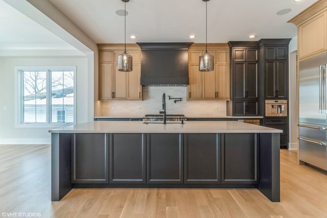 769 S Prospect Avenue, Elmhurst, IL 60126