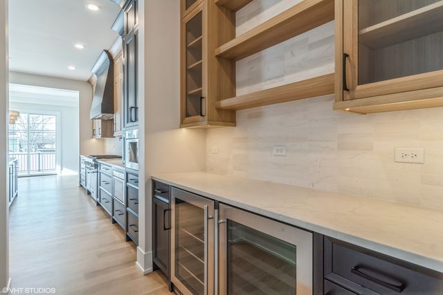 769 S Prospect Avenue, Elmhurst, IL 60126