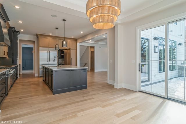 769 S Prospect Avenue, Elmhurst, IL 60126