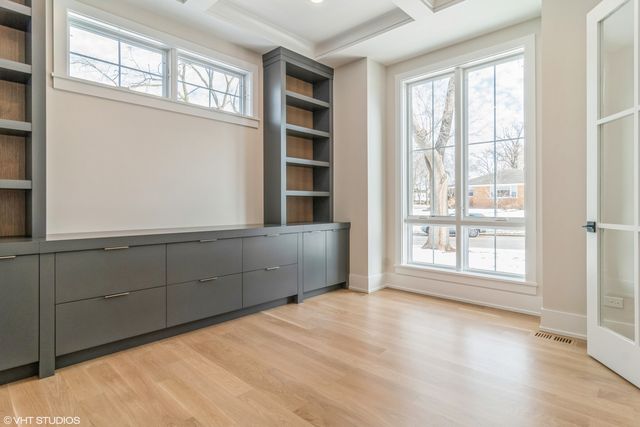 769 S Prospect Avenue, Elmhurst, IL 60126