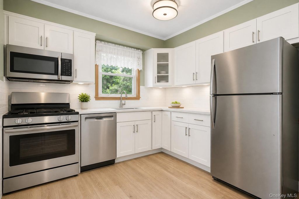 2978 Springhurst Court, Yorktown Heights, NY 10598 — photo 4
