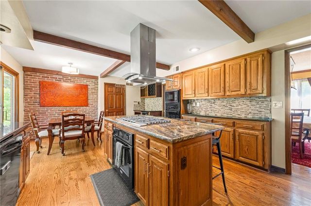 616 NW 42nd Terrace, Kansas City, MO 64116