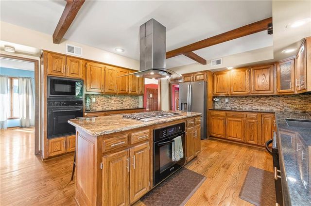 616 NW 42nd Terrace, Kansas City, MO 64116