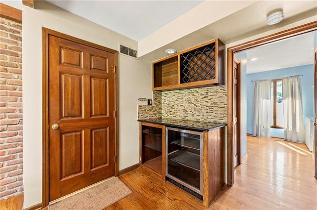 616 NW 42nd Terrace, Kansas City, MO 64116