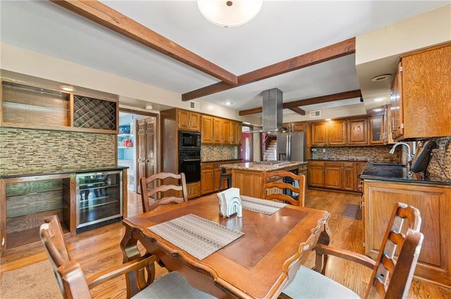 616 NW 42nd Terrace, Kansas City, MO 64116