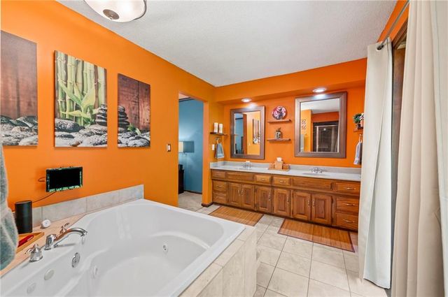 616 NW 42nd Terrace, Kansas City, MO 64116