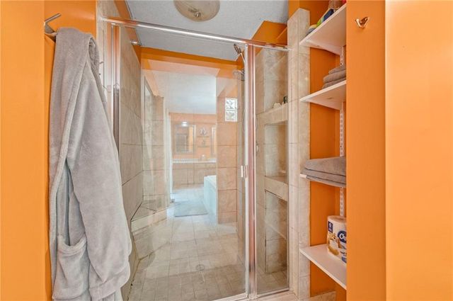 616 NW 42nd Terrace, Kansas City, MO 64116