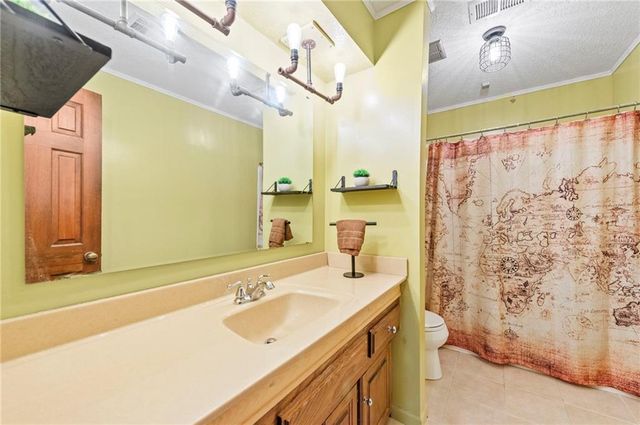 616 NW 42nd Terrace, Kansas City, MO 64116