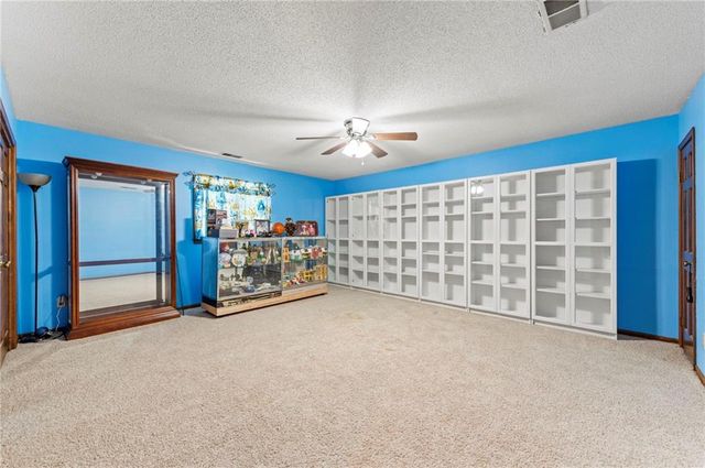 616 NW 42nd Terrace, Kansas City, MO 64116