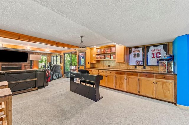 616 NW 42nd Terrace, Kansas City, MO 64116