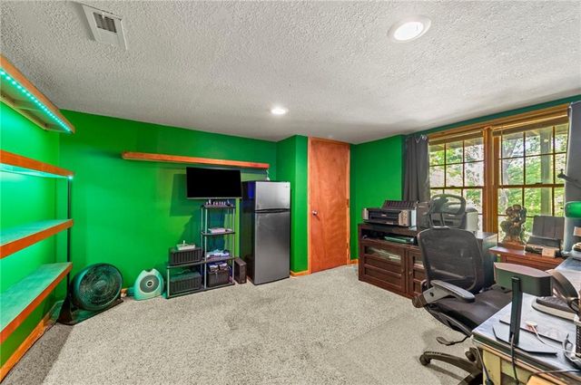 616 NW 42nd Terrace, Kansas City, MO 64116